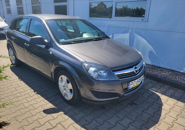 Opel Astra cena 18900 przebieg: 245000, rok produkcji 2012 z Poznań małe 121